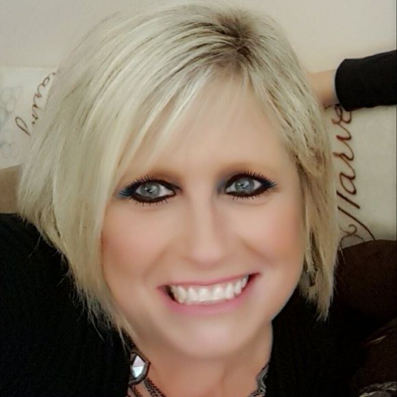 Meet your Posher, Michele - Picture 1 of 1